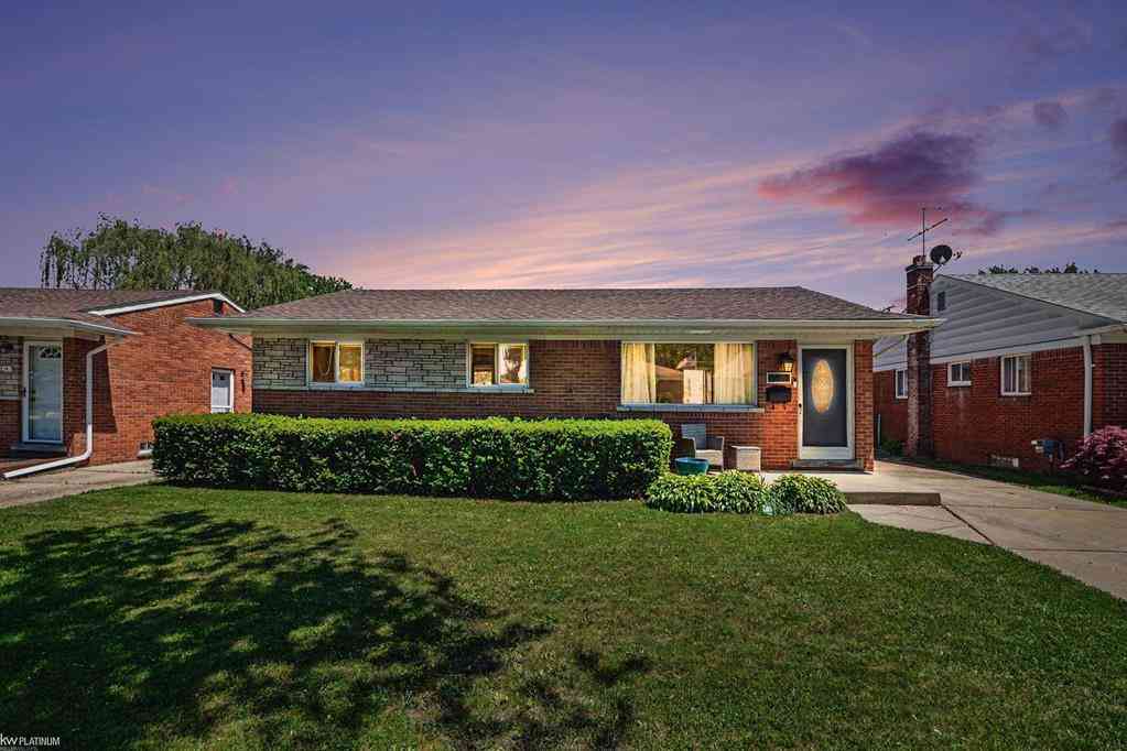 Homes For Sale - 29808 Maplegrove Street <br/> Macomb County, Saint Clair Shores, MI 48082