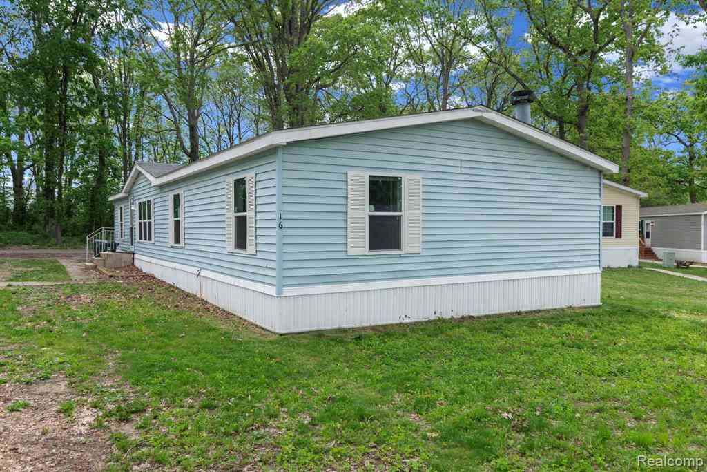 Homes For Sale - 16 Canary Hill Drive <br/> Lake Orion, MI 48359