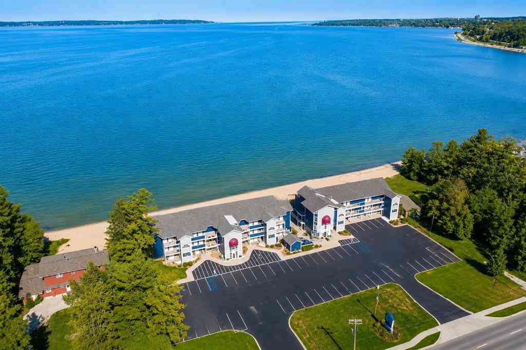 Condo For Sale - 2211 N Us-131 N  <br/> Traverse City, MI 49686