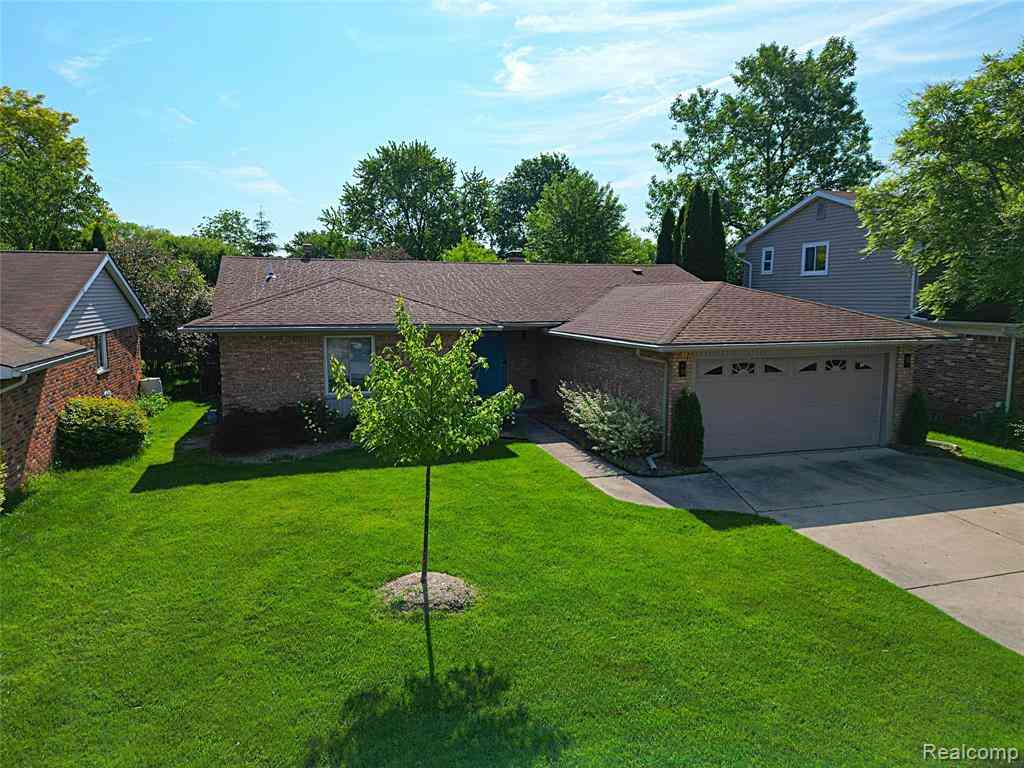 Homes For Sale - 6198 Raintree Drive <br/> Canton, MI 48187