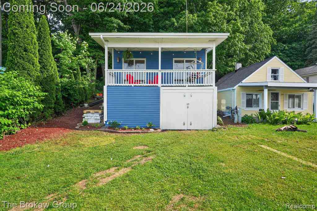 Homes For Sale - 2076 Gray Park Drive <br/> Lapeer, MI 48446