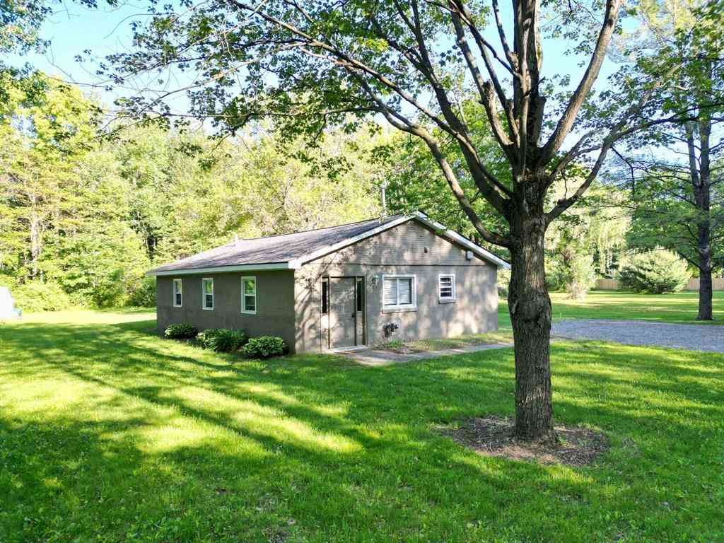 Homes For Sale - 12313 Railroad Road <br/> Genesee County, Clio, MI 48420