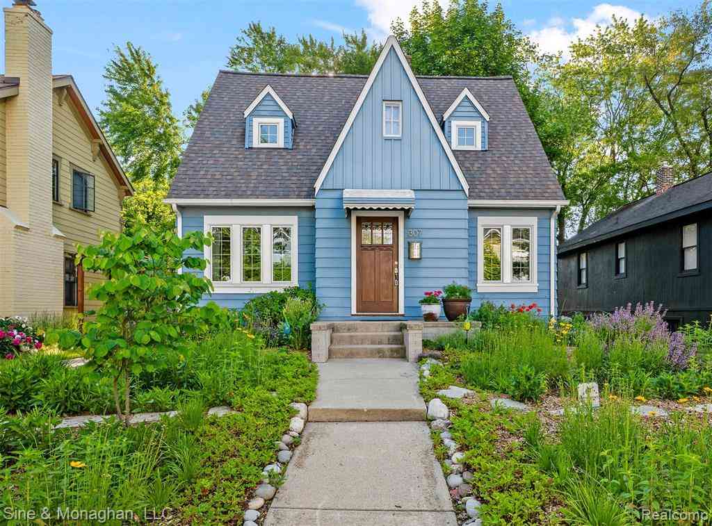 Homes For Sale - 307 Kayser Avenue <br/> Royal Oak, MI 48067