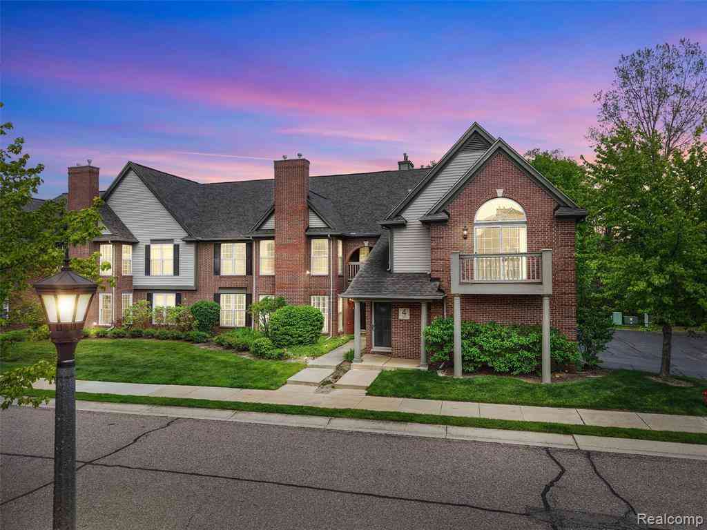 Condo For Sale - 28284 Carlton Way Drive <br/> Novi, MI 48377