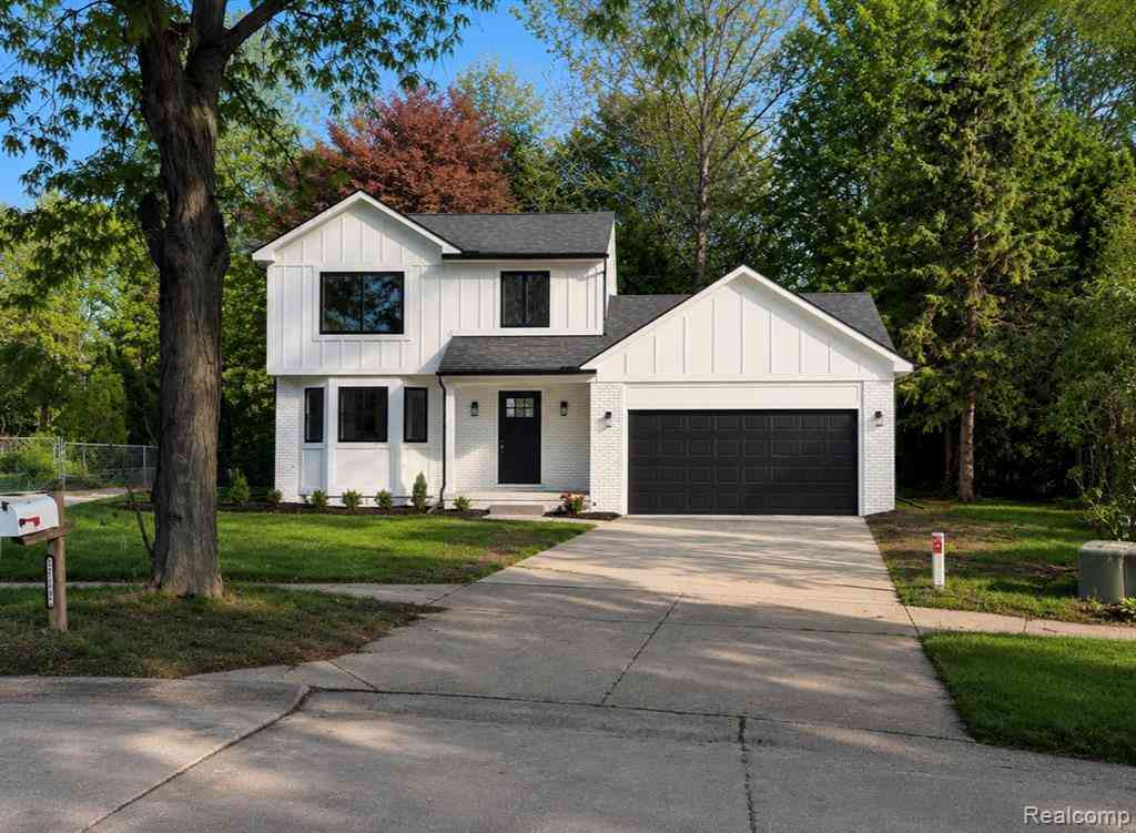 Homes For Sale - 12602 Beresford Drive <br/> Sterling Heights, MI 48313