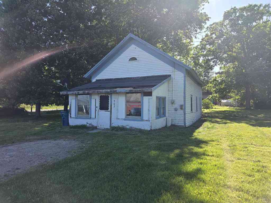 Homes For Sale - 507 N Nine Mile Road <br/> Midland County, Sanford, MI 48657