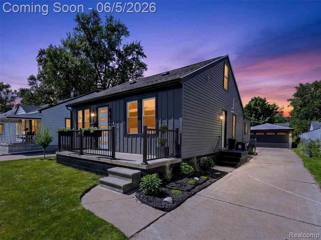 Homes For Sale - 1013 Bauman Avenue <br/> Royal Oak, MI 48073