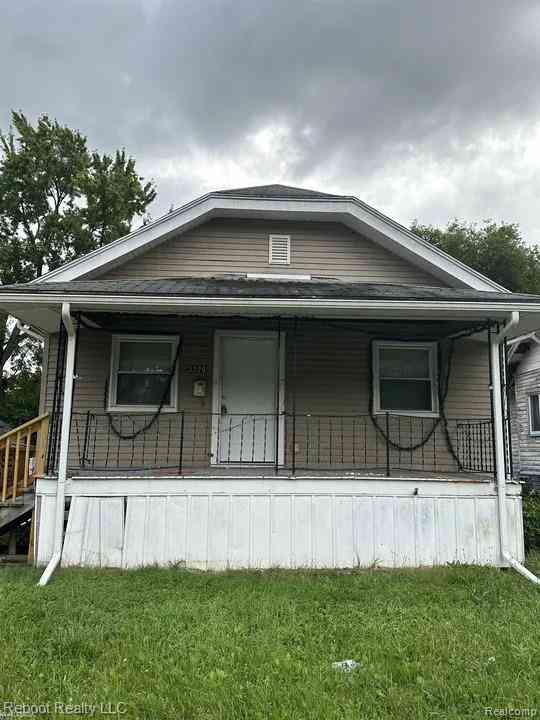 Homes For Sale - 3220 Roberts Street <br/> Saginaw County, Saginaw, MI 48601