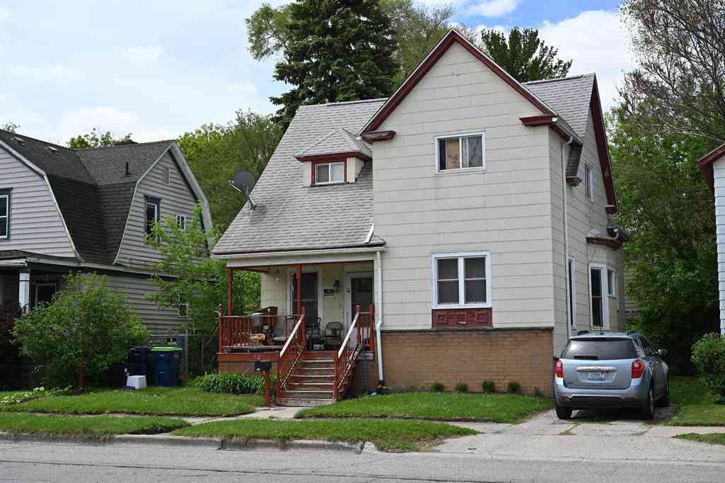 Homes For Sale - 912 Garfield Avenue <br/> Bay City, MI 48708