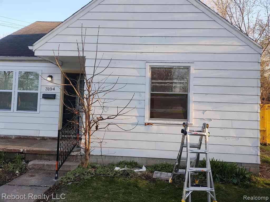 Homes For Sale - 3104 Roberts Street <br/> Saginaw County, Saginaw, MI 48601