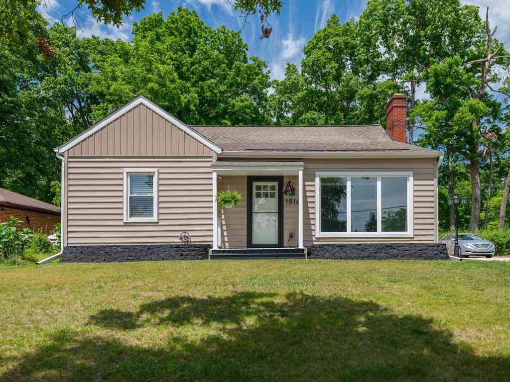 Homes For Sale - 1516 Romence Road <br/> Kalamazoo County, Portage, MI 49024