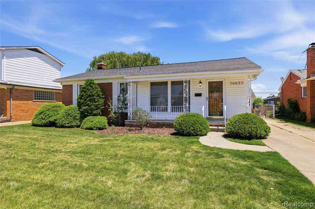 Homes For Sale - 28832 Los Olas Drive <br/> Warren, MI 48093