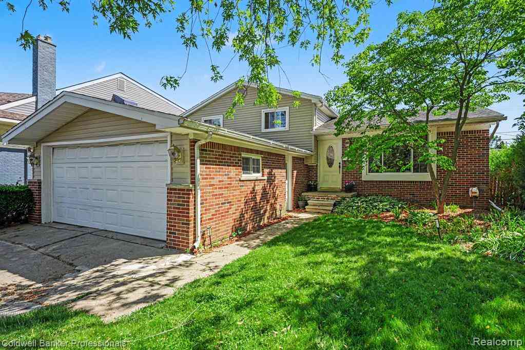 Homes For Sale - 22660 Manor Street <br/> Macomb County, Saint Clair Shores, MI 48081