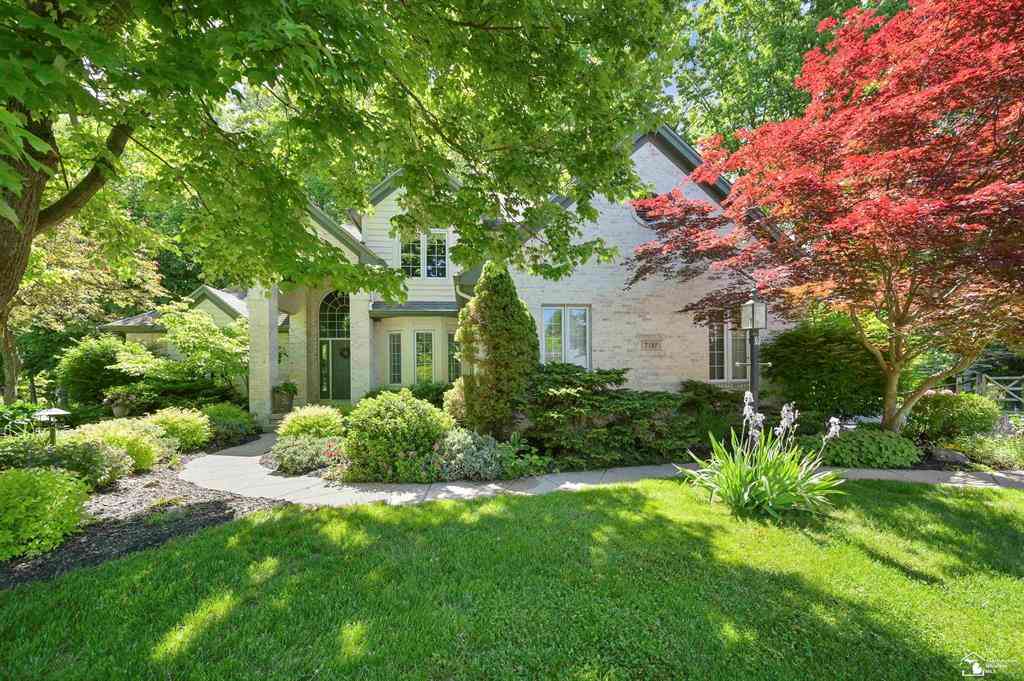 Homes For Sale - 7141 S Valley Circle <br/> Monroe County, Lambertville, MI 48144