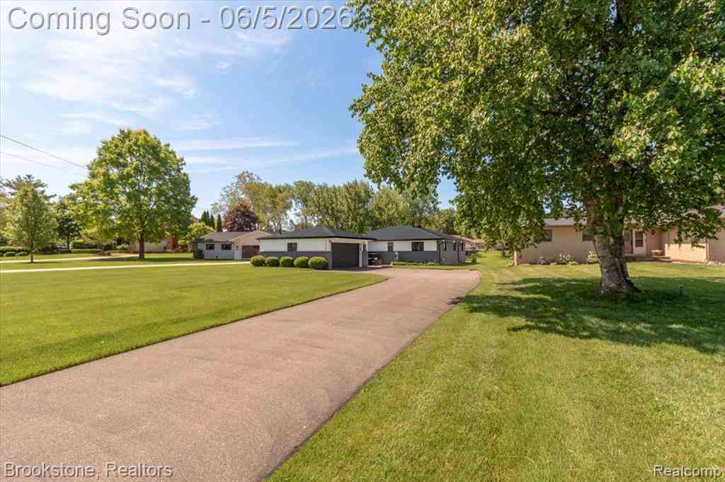 Homes For Sale - 3378 Kingsway Drive <br/> Highland, MI 48356