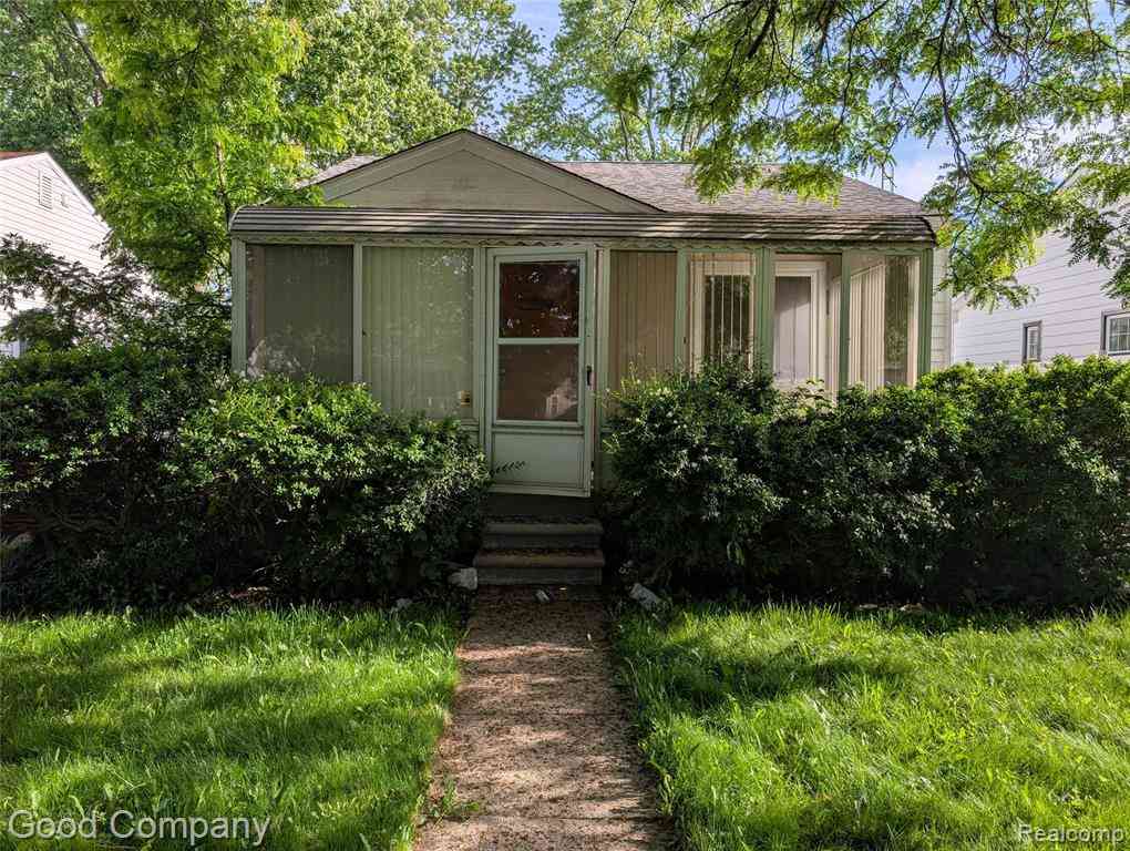 Homes For Rent - 184 W Strathmore Avenue <br/> Pontiac, MI 48340