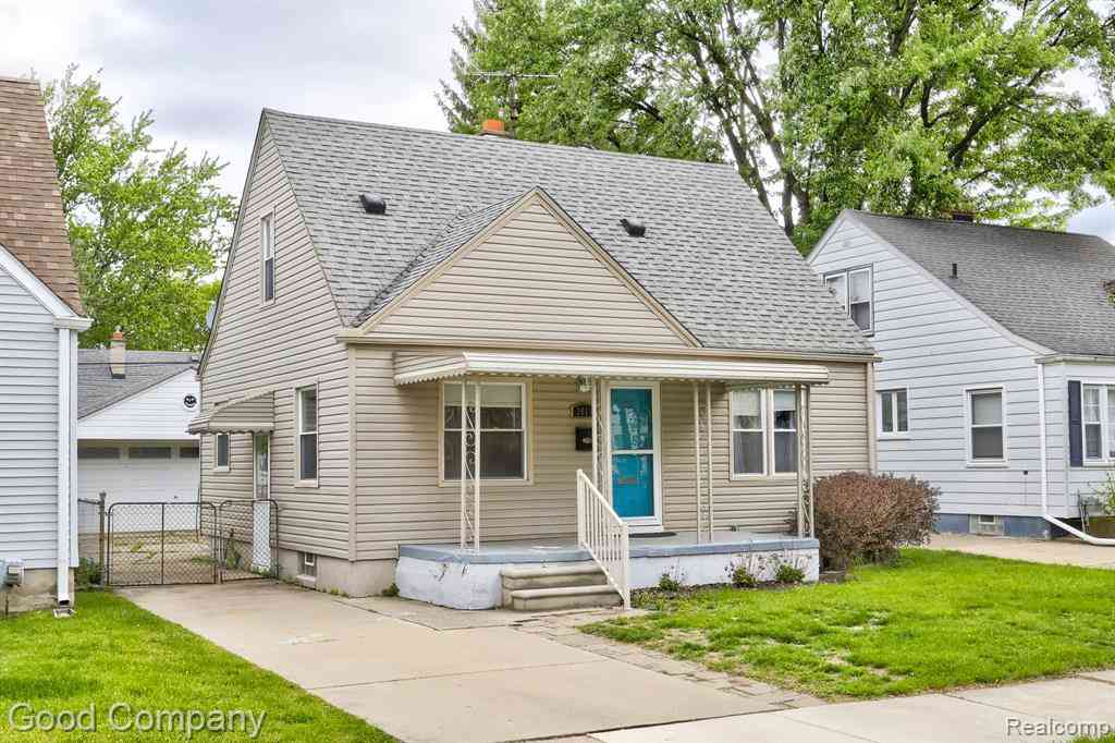 Homes For Sale - 2011 Harwood Avenue <br/> Royal Oak, MI 48067