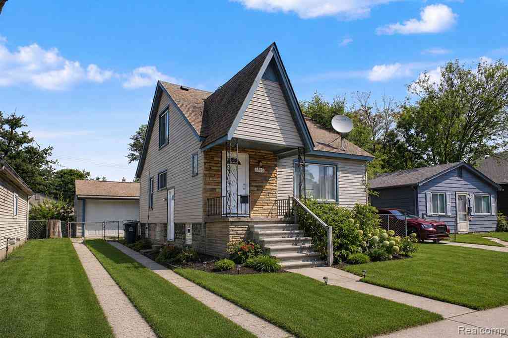 Homes For Sale - 1301 E Muir Ave.  <br/> Hazel Park, MI 48030
