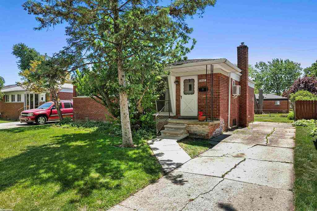 Homes For Sale - 21442 Share Street <br/> Saint Clair Shores, MI 48082