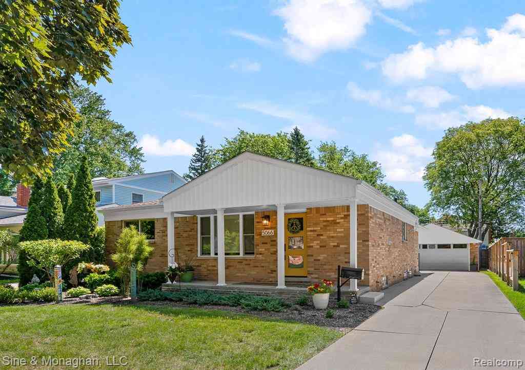 Homes For Sale - 5066 Elmhurst Avenue <br/> Royal Oak, MI 48073