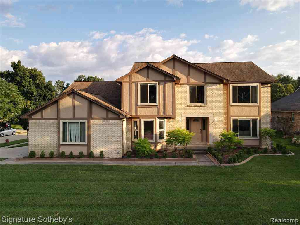 Homes For Rent - 6710 Westpointe Drive <br/> Troy, MI 48085