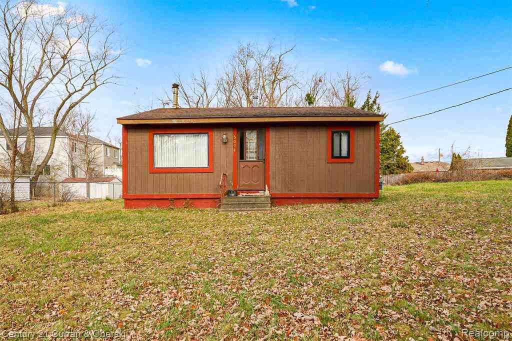 Homes For Sale - 5094 Coshocton Drive <br/> Oakland County, Waterford, MI 48327