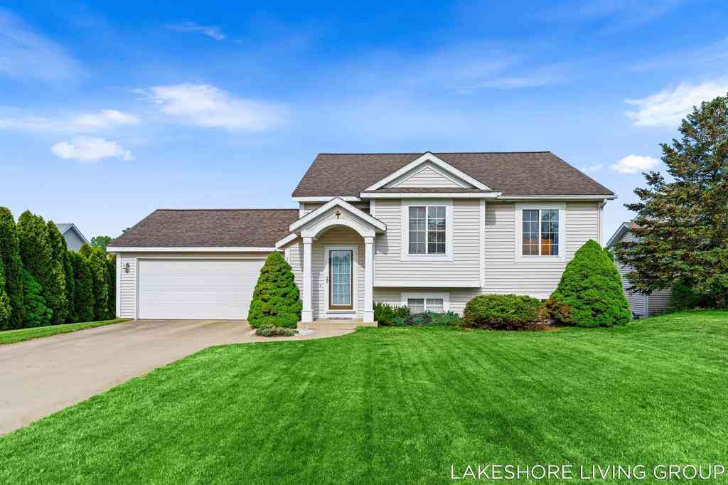 Homes For Sale - 3769 Pine Meadow Drive <br/> Holland, MI 49424