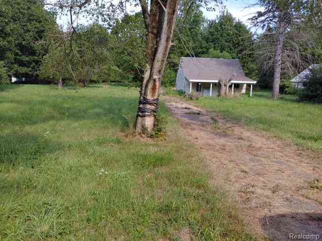 Homes For Sale - 5090 Jackson Road <br/> Flint, MI 48506