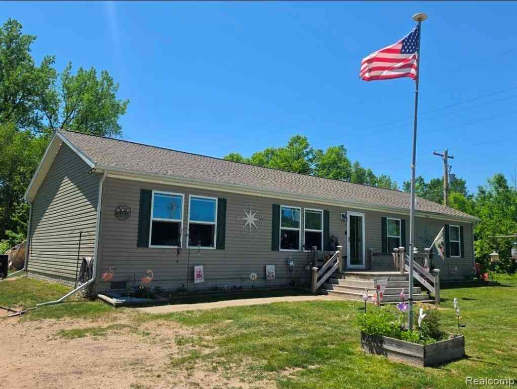 Homes For Sale - 20 E Mier Road <br/> Midland County, Sanford, MI 48657