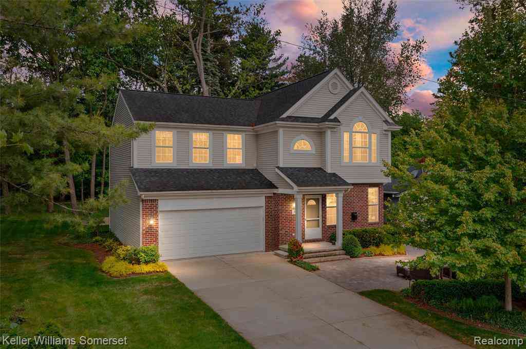 Homes For Sale - 2480 Burleigh Street <br/> West Bloomfield, MI 48324