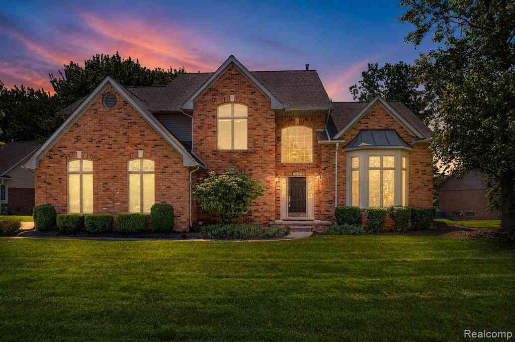 Homes For Sale - 1297 Almond Drive <br/> Troy, MI 48098