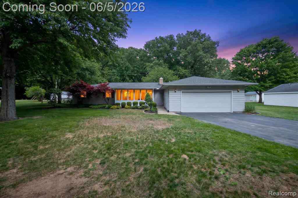 Homes For Sale - 2083 Wells Road <br/> Monroe County, Dundee, MI 48131