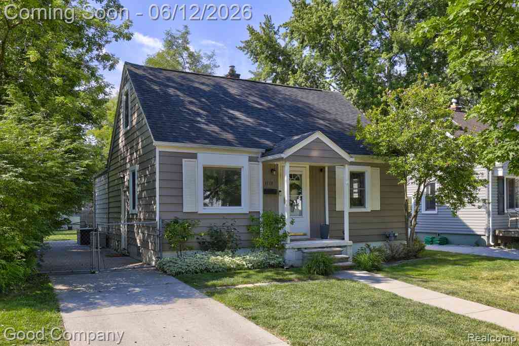 Homes For Sale - 1518 Bauman Avenue <br/> Royal Oak, MI 48073