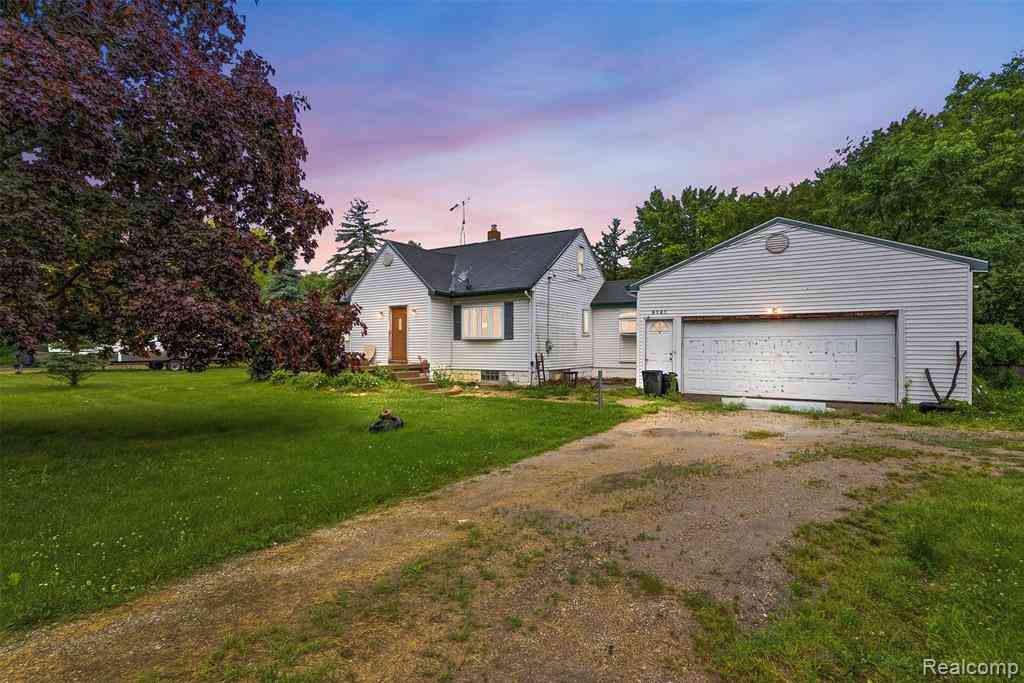 Homes For Sale - 5121 Lippincott Boulevard <br/> Genesee County, Burton, MI 48519