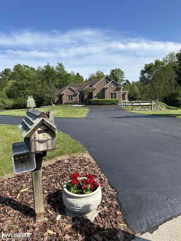 Homes For Sale - 901 Jack Pine Drive <br/> Rochester, MI 48306