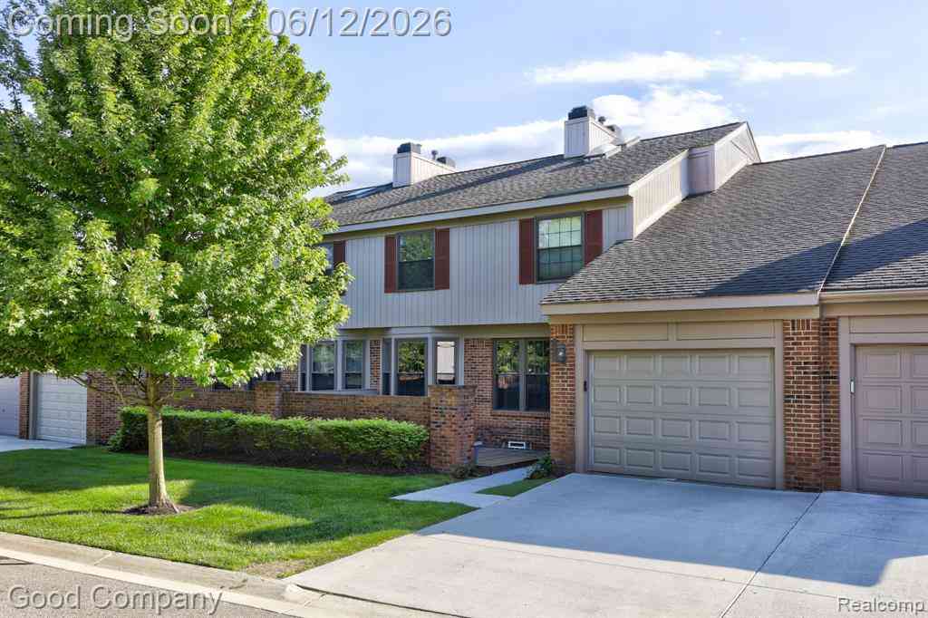 Condo For Sale - 7354 Birkshire  <br/> West Bloomfield, MI 48322