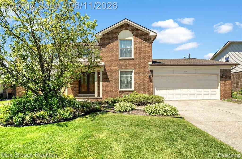 Homes For Sale - 217 Stonetree Circle <br/> Rochester, MI 48309