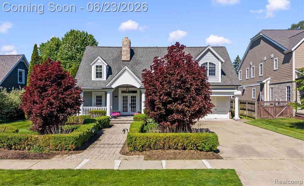 Homes For Sale - 520 Pleasant Street <br/> Birmingham, MI 48009