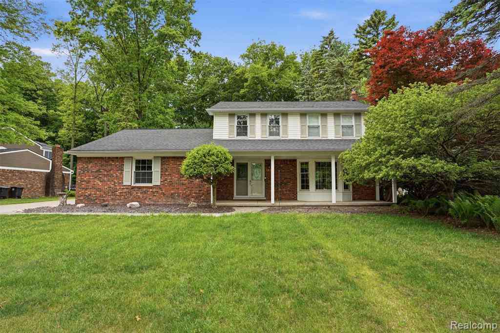 Homes For Sale - 18461 Gill Road <br/> Livonia, MI 48152