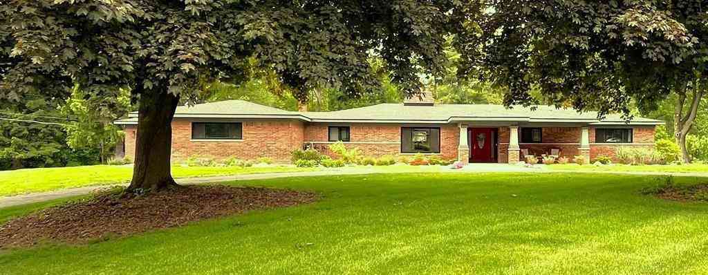Homes For Sale - 1750 Ledbury Drive <br/> Bloomfield Hills, MI 48304