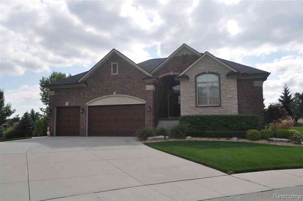 Homes For Sale - 62735 Franklin Park Drive <br/> Macomb County, Washington, MI 48094