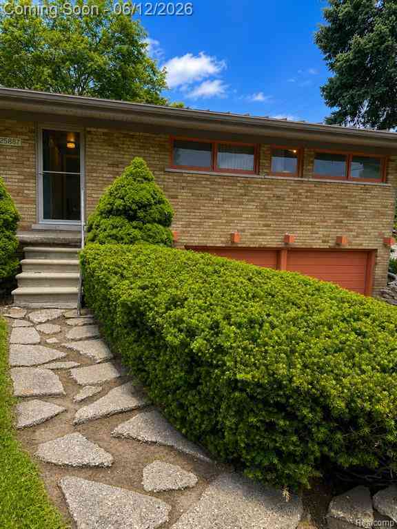 Homes For Sale - 25887 Curie Avenue <br/> Warren, MI 48091