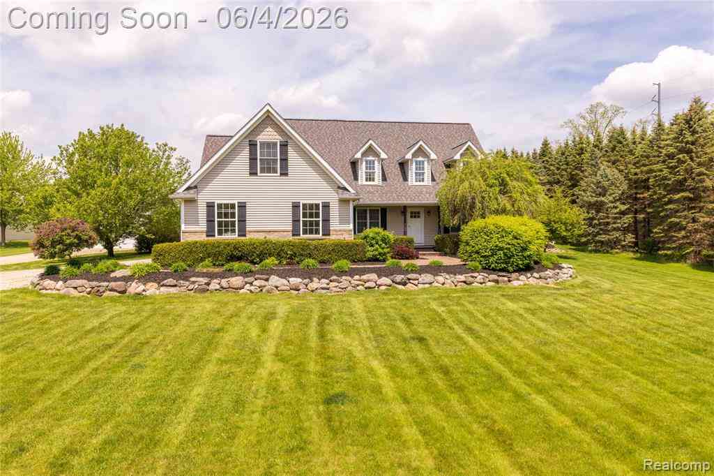 Homes For Sale - 12621 Golden Oaks Drive <br/> Milford, MI 48380