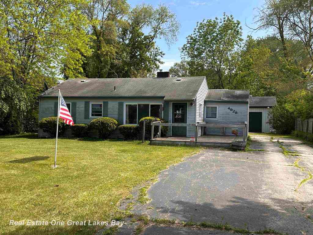 Homes For Sale - 4928 Hess Road <br/> Saginaw County, Saginaw, MI 48601