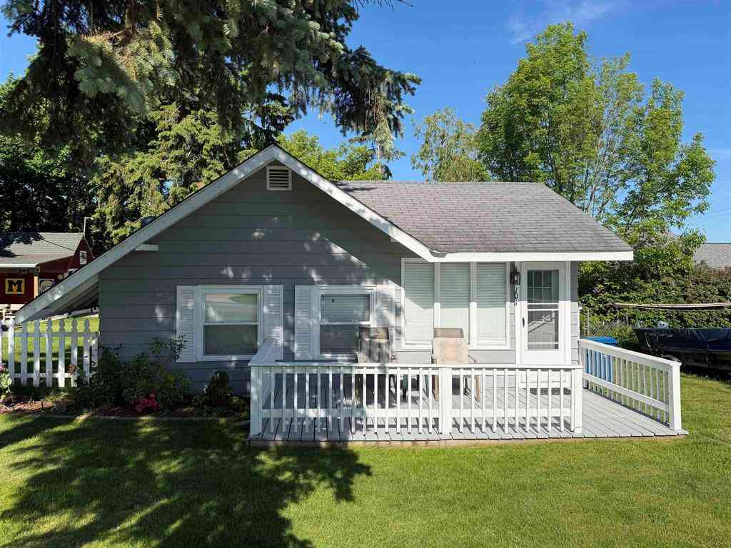 Homes For Sale - 104 Oliver Street <br/> Houghton Lake, MI 48629