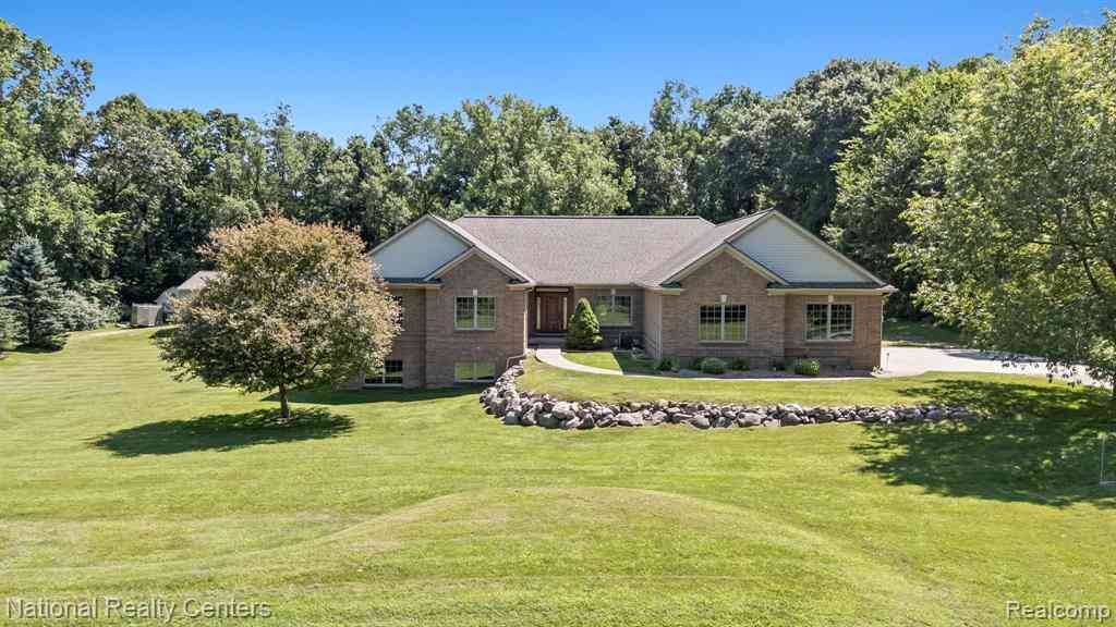 Homes For Sale - 10180 Hadley Road <br/> Clarkston, MI 48348