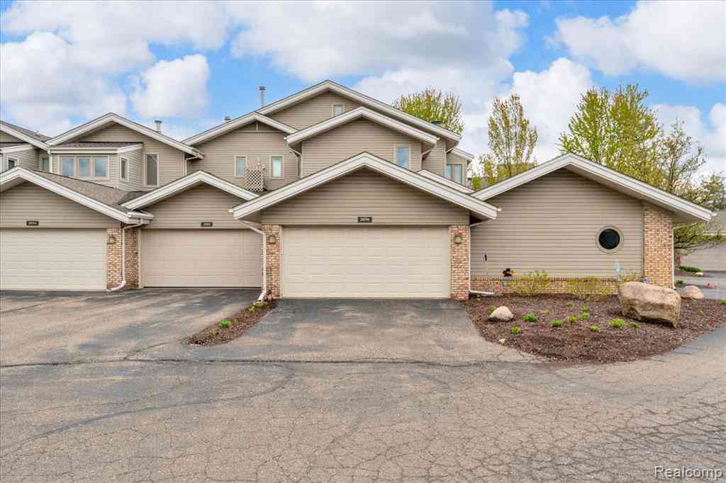 Condo For Sale - 21096 Boulder Circle <br/> Northville, MI 48167