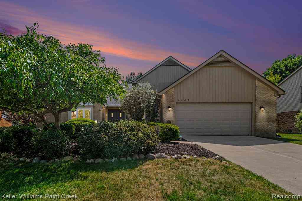 Homes For Sale - 4447 Bentley Drive <br/> Troy, MI 48098