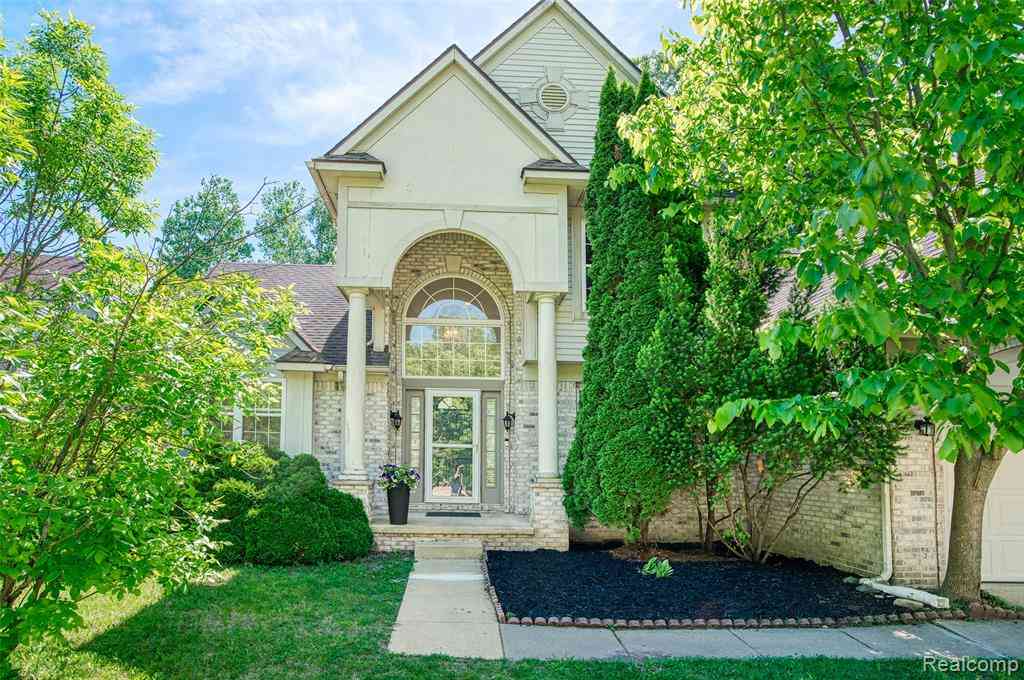 Homes For Rent - 3172 Birchwood Court <br/> Ann Arbor, MI 48105