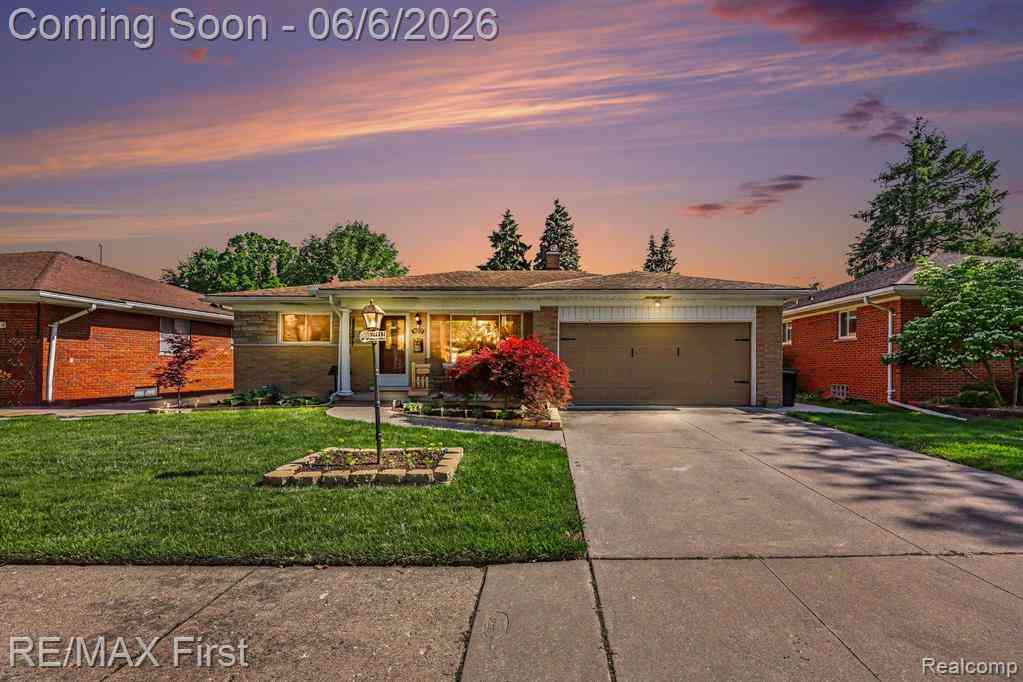 Homes For Sale - 21212 Francis Street <br/> Macomb County, Saint Clair Shores, MI 48082